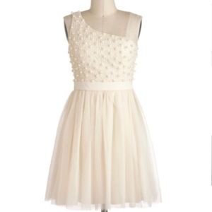 🎉Modcloth Champagne Pearl Ivory Dress!